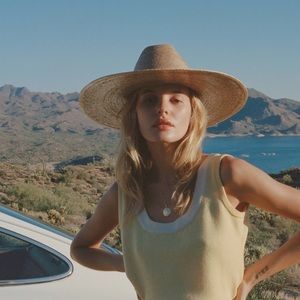 Lack of color western wide palma